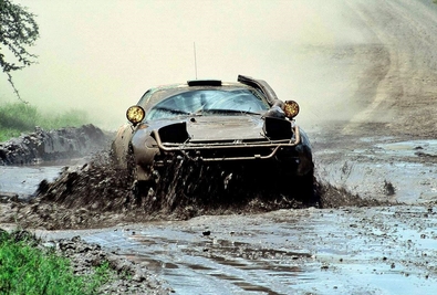 Ian Duncan - Ian Munro
41º Trust Bank Safari Rally 1993. Toyota Celica Turbo 4WD (ST185). Clasificado 3º.

Del 8 al 12 de Abril, Nairobi, Kenya, Africa.
Superficie: tierra.

El Rally tenia un total de 2116.50 km con 79 controles horarios.

Tomaron la salida 44 equipos, finalizaron 17.@
Palabras clave: Toyota;Celica;Turbo;ST185;Safari;1993