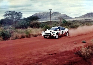 Ian Duncan - Ian Munro
41º Trust Bank Safari Rally 1993. Toyota Celica Turbo 4WD (ST185). Clasificado 3º.

Del 8 al 12 de Abril, Nairobi, Kenya, Africa.
Superficie: tierra.

El Rally tenia un total de 2116.50 km con 79 controles horarios.

Tomaron la salida 44 equipos, finalizaron 17.@
Palabras clave: Toyota;Celica;Turbo;ST185;Safari;1993