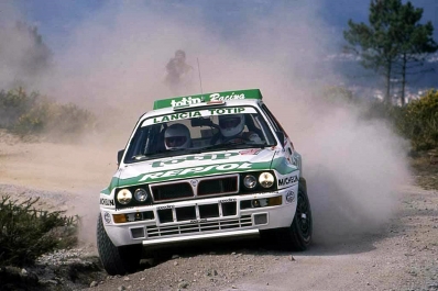 Andrea Aghini - Sauro Farnocchia
27º Rallye de Portugal - Vinho do Porto 1993. Lancia Delta HF Integrale (TO 13718T). Clasificado 3º.

Del 3 al 6 de Marzo, Portugal.
Superficie: asfalto - tierra.

El Rally tenia un total de 2164.91 km de los que 576.13 km divididos en 38 tramos eran especiales (una de ellas fue cancelada SS10 Caramulo de 14.08 Km).

Se inscribieron 90 equipos, tomaron la salida 84, finalizaron 32.@
Palabras clave: ;Lancia;Delta;Integrale;Portugal;1993
