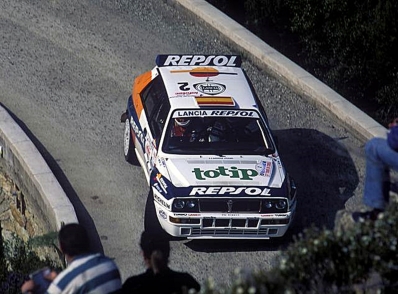 Carlos Sainz Cenamor - Luis Moya
37º Tour de Corse - Rallye de France 1993. Lancia Delta HF Integrale (TO 81821T). Clasificado 4º.

Del 1 al 5 de Mayo, Ajaccio, Córcega, Francia.
Superficie: asfalto.

El Rally tenia un total de 1,130.95 Km de los que 556.42 Km divididos en 24 tramos eran especiales.

Se inscribieron 92 equipos, tomaron la salida 85, finalizaron 44.@
Palabras clave: ;Luis_Moya;Lancia;Delta;Integrale;Corcega;1993;Corse