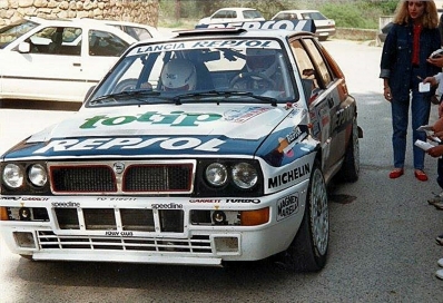 Carlos Sainz Cenamor - Lui­s Moya
37º Tour de Corse - Rallye de France 1993. Lancia Delta HF Integrale (TO 81821T). Clasificado 4º.

Del 1 al 5 de Mayo, Ajaccio, Córcega, Francia.
Superficie: asfalto.

El Rally tenia un total de 1,130.95 Km de los que 556.42 Km divididos en 24 tramos eran especiales.

Se inscribieron 92 equipos, tomaron la salida 85, finalizaron 44.@
Palabras clave: ;Luis_Moya;Lancia;Delta;Integrale;Corcega;1993;Corse
