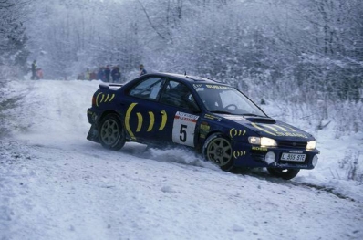 Ari Vatanen - Bruno Berglund
49º Network Q RAC Rally 1993. Subaru Impreza 555 (L555 STE). Clasificado 5º.

Del 21 al 24 de Noviembre, Birmingham, Inglaterra.
Superficie: tierra - nieve.

El Rally tenia un total de 2628.12 km de los que 547.94 km divididos en 35 tramos eran especiales.

Se inscribieron 171 equipos, tomaron la salida 165, finalizaron 94.@
Palabras clave: ;Subaru_Impreza;Gran_Bretaña;RAC_Rally;1993;Nieve;Inglaterra