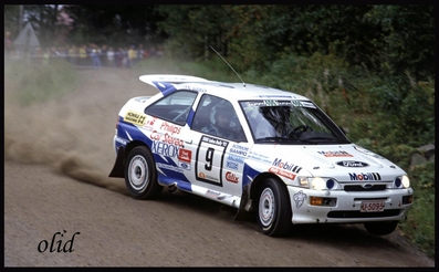 Sebastian (Basti) Lindholm - Timo Hantunen
43º 1000 Lakes Rally 1993. Ford Escort RS Cosworth. Clasificado 6º.

Del 27 al 29 de Agosto, Jyväskylä, Finlandia.
Superficie: tierra.

El Rally tenia un total de 1555.92 km de los que 507.69 km divididos en 35 tramos eran especiales.

Se inscribieron 116 equipos, tomaron la salida 113, finalizaron 61.@
Palabras clave: Sebastian_Lindholm;Ford;Escort;RS;Cosworth;Finlandia;1993