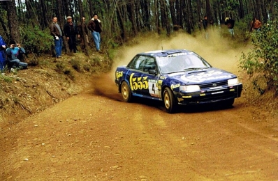 Colin McRae - Derek Ringer
27º Rallye de Portugal - Vinho do Porto 1993. Subaru Legacy RS (J555 STE). Clasificado 7º.

Del 3 al 6 de Marzo, Portugal.
Superficie: asfalto - tierra.

El Rally tenia un total de 2164.91 km de los que 576.13 km divididos en 38 tramos eran especiales (una de ellas fue cancelada SS10 Caramulo de 14.08 Km).

Se inscribieron 90 equipos, tomaron la salida 84, finalizaron 32.@
Palabras clave: ;Subaru;Legacy;RS;Portugal;1993