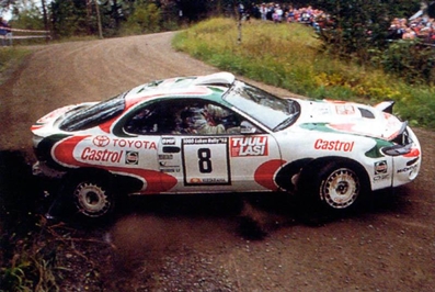 Hannu Mikkola - Arne Hertz
43º 1000 Lakes Rally 1993. Toyota Celica Turbo 4WD -ST185- (K-AM 72). Clasificado 7º.

Del 27 al 29 de Agosto, Jyväskylä, Finlandia.
Superficie: tierra.

El Rally tenia un total de 1555.92 km de los que 507.69 km divididos en 35 tramos eran especiales.

Se inscribieron 116 equipos, tomaron la salida 113, finalizaron 61.@
Palabras clave: ;Toyota;Celica;Turbo;ST185;Finlandia;1993