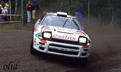 Hannu Mikkola - Arne Hertz
43º 1000 Lakes Rally 1993. Toyota Celica Turbo 4WD -ST185- (K-AM 72). Clasificado 7º.

Del 27 al 29 de Agosto, Jyväskylä, Finlandia.
Superficie: tierra.

El Rally tenia un total de 1555.92 km de los que 507.69 km divididos en 35 tramos eran especiales.

Se inscribieron 116 equipos, tomaron la salida 113, finalizaron 61.@
Palabras clave: ;Toyota;Celica;Turbo;ST185;Finlandia;1993