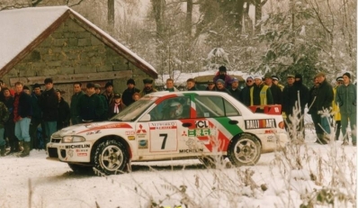 Armin Schwarz - Peter Thul
49º Network Q RAC Rally 1993. Mitsubishi Lancer Evo I (K4 MRE). Clasificado 8º.

Del 21 al 24 de Noviembre, Birmingham, Inglaterra.
Superficie: tierra - nieve.

El Rally tenia un total de 2628.12 km de los que 547.94 km divididos en 35 tramos eran especiales.

Se inscribieron 171 equipos, tomaron la salida 165, finalizaron 94.@
Palabras clave: ;Mitsubishi;Lancer;Gran_Bretaña;RAC_Rally;1993;Inglaterra