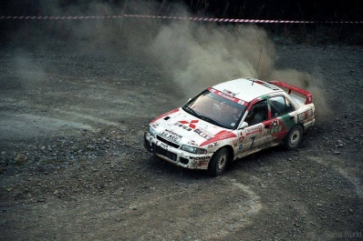 Armin Schwarz - Peter Thul
49º Network Q RAC Rally 1993. Mitsubishi Lancer Evo I (K4 MRE). Clasificado 8º.

Del 21 al 24 de Noviembre, Birmingham, Inglaterra.
Superficie: tierra - nieve.

El Rally tenia un total de 2628.12 km de los que 547.94 km divididos en 35 tramos eran especiales.

Se inscribieron 171 equipos, tomaron la salida 165, finalizaron 94.@
Palabras clave: ;Mitsubishi;Lancer;Gran_Bretaña;RAC_Rally;1993;Inglaterra
