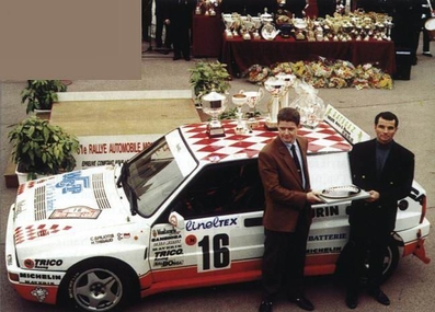Christophe Spiliotis - Hervé Thibaud
61º Rallye Automobile de Monte-Carlo 1993. Lancia Delta HF Integrale (NO 759664). Clasificado 9º.

Del 21 al 27 de Enero, Monaco.
Superficie: asfalto - nieve.

El Rally tenia un total de 3086.00 km de los que 593.62 km divididos en 22 tramos, eran especiales.

Se inscribieron 182 equipos, tomaron la salida 167, finalizaron 86.@
Palabras clave: Lancia;Delta;Montecarlo;1993;Personajes