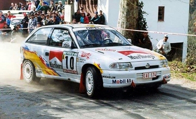 Bruno Thiry - Stephane Prevot
27º Rallye de Portugal - Vinho do Porto 1993. Opel Astra GSI 16v (CAE-174). Clasificado 10º.

Del 3 al 6 de Marzo, Portugal.
Superficie: asfalto - tierra.

El Rally tenia un total de 2164.91 km de los que 576.13 km divididos en 38 tramos eran especiales (una de ellas fue cancelada SS10 Caramulo de 14.08 Km).

Se inscribieron 90 equipos, tomaron la salida 84, finalizaron 32.@
Palabras clave: Bruno_Thiry;Opel;Astra;GSI;Portugal;1993