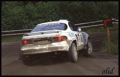 Marcus Grönholm - Voitto Silander
43º 1000 Lakes Rally 1993. Toyota Celica Turbo 4WD -ST185- (A3400). Clasificado 10º.

Del 27 al 29 de Agosto, Jyväskylä, Finlandia.
Superficie: tierra.

El Rally tenia un total de 1555.92 km de los que 507.69 km divididos en 35 tramos eran especiales.

Se inscribieron 116 equipos, tomaron la salida 113, finalizaron 61.@
Palabras clave: Marcus_Gronholm;Voitto_Silander;Toyota;Celica;Turbo;ST185;Finlandia;1993