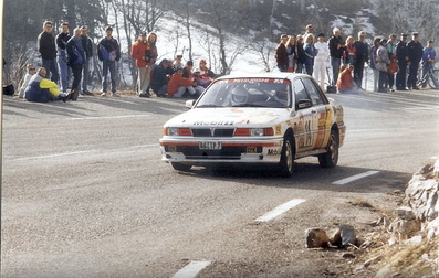Isolde Holdereid - Christina (Tina) Thörner
61º Rallye Automobile de Monte-Carlo 1993. Mitsubishi Galant VR-4. Clasificada 12ª y 1ª en Copa de Damas.

Del 21 al 27 de Enero, Monaco.
Superficie: asfalto - nieve.

El Rally tenia un total de 3086.00 km de los que 593.62 km divididos en 22 tramos, eran especiales.

Se inscribieron 182 equipos, tomaron la salida 167, finalizaron 86.@
Palabras clave: ;Mitsubishi;Galant;Montecarlo;1993;Mujeres;Womens