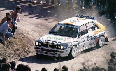 Carlos Sainz Cenamor - Lui­s Moya
61º Rallye Automobile de Monte-Carlo 1993. Lancia Delta HF Integrale (TO 73022T). Clasificado 14º.

Del 21 al 27 de Enero, Monaco.
Superficie: asfalto - nieve.

El Rally tenia un total de 3086.00 km de los que 593.62 km divididos en 22 tramos, eran especiales.

Se inscribieron 182 equipos, tomaron la salida 167, finalizaron 86.@
Palabras clave: ;Luis_Moya;Lancia;Delta;Integrale;Montecarlo;1993