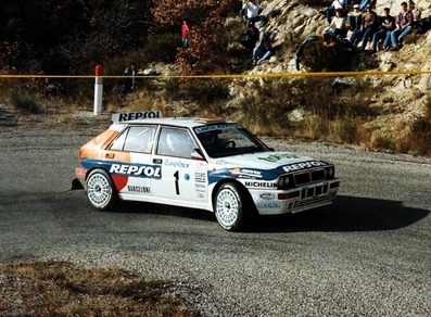 Carlos Sainz Cenamor - Lui­s Moya
61º Rallye Automobile de Monte-Carlo 1993. Lancia Delta HF Integrale (TO 73022T). Clasificado 14º.

Del 21 al 27 de Enero, Monaco.
Superficie: asfalto - nieve.

El Rally tenia un total de 3086.00 km de los que 593.62 km divididos en 22 tramos, eran especiales.

Se inscribieron 182 equipos, tomaron la salida 167, finalizaron 86.@
Palabras clave: ;Integrale;Lancia;Delta;Montecarlo;1993
