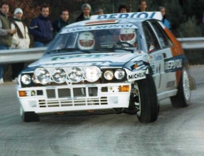Carlos Sainz Cenamor - Lui­s Moya
61º Rallye Automobile de Monte-Carlo 1993. Lancia Delta HF Integrale (TO 73022T). Clasificado 14º.

Del 21 al 27 de Enero, Monaco.
Superficie: asfalto - nieve.

El Rally tenia un total de 3086.00 km de los que 593.62 km divididos en 22 tramos, eran especiales.

Se inscribieron 182 equipos, tomaron la salida 167, finalizaron 86.@
Palabras clave: ;Integrale;Lancia;Delta;Montecarlo;1993