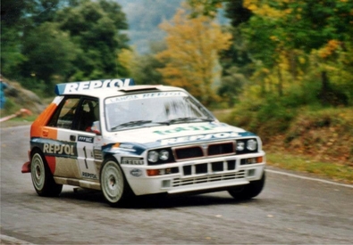 Carlos Sainz Cenamor - Lui­s Moya
61º Rallye Automobile de Monte-Carlo 1993. Lancia Delta HF Integrale (TO 73022T). Clasificado 14º.

Del 21 al 27 de Enero, Monaco.
Superficie: asfalto - nieve.

El Rally tenia un total de 3086.00 km de los que 593.62 km divididos en 22 tramos, eran especiales.

Se inscribieron 182 equipos, tomaron la salida 167, finalizaron 86.@
Palabras clave: ;Integrale;Lancia;Delta;Montecarlo;1993