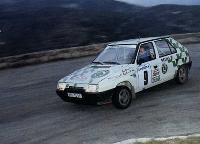 Pavel Sibera - Petr Gross
61º Rallye Automobile de Monte-Carlo 1993. Skoda Favorit 136L (MBS 14-11). Clasificado 18º.

Del 21 al 27 de Enero, Monaco.
Superficie: asfalto - nieve.

El Rally tenia un total de 3086.00 km de los que 593.62 km divididos en 22 tramos, eran especiales.

Se inscribieron 182 equipos, tomaron la salida 167, finalizaron 86.@
Palabras clave: Skoda;Favorit;Montecarlo;1993