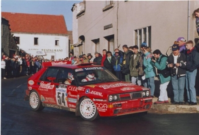 Riccardo Errani - Stefano Casadio
61º Rallye Automobile de Monte-Carlo 1993. Lancia Delta HF Integrale. Clasificado 30º.

Del 21 al 27 de Enero, Monaco.
Superficie: asfalto - nieve.

El Rally tenia un total de 3086.00 km de los que 593.62 km divididos en 22 tramos, eran especiales.

Se inscribieron 182 equipos, tomaron la salida 167, finalizaron 86.@
Palabras clave: Lancia;Delta;Montecarlo;1993