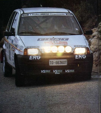 Lorthioir - Gosselin
61º Rallye Automobile de Monte-Carlo 1993. Fiat Cinquecento (TO 66360T). Clasificado 81º.

Del 21 al 27 de Enero, Monaco.
Superficie: asfalto - nieve.

El Rally tenia un total de 3086.00 km de los que 593.62 km divididos en 22 tramos, eran especiales.

Se inscribieron 182 equipos, tomaron la salida 167, finalizaron 86.@
Palabras clave: Fiat;Cinquecento;Montecarlo;1993