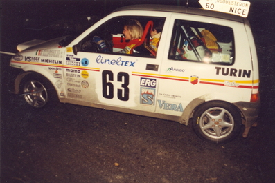 Scagnetti - Mantovani
61º Rallye Automobile de Monte-Carlo 1993. Fiat Cinquecento. Clasificado 82º.

Del 21 al 27 de Enero, Monaco.
Superficie: asfalto - nieve.

El Rally tenia un total de 3086.00 km de los que 593.62 km divididos en 22 tramos, eran especiales.

Se inscribieron 182 equipos, tomaron la salida 167, finalizaron 86.@
Palabras clave: Fiat;Cinquecento;Montecarlo;1993