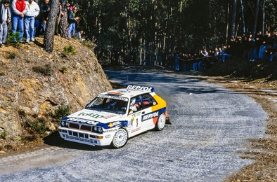 Carlos Sainz Cenamor - Lui­s Moya
27º Rallye de Portugal - Vinho do Porto 1993. Lancia Delta HF Integrale (TO 73023T). Abandonó al volcar en SS22 Montim 2 de 5.00 Km.

Del 3 al 6 de Marzo, Portugal.
Superficie: asfalto - tierra.

El Rally tenia un total de 2164.91 km de los que 576.13 km divididos en 38 tramos eran especiales (una de ellas fue cancelada SS10 Caramulo de 14.08 Km).

Se inscribieron 90 equipos, tomaron la salida 84, finalizaron 32.@
Palabras clave: ;Lancia;Delta;Integrale;Portugal;1992