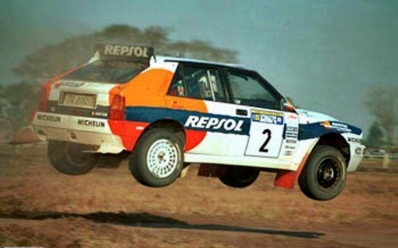 Carlos Sainz Cenamor - Luís Rodríguez Moya
13º Rally YPF Argentina 1993. Lancia Delta HF Integrale. Abandonò por motor en SS1 Hipodromo de 4.07 Km.
El Rally tenia un total de 1,836.26 km de los que 507.13 km divididos en 25 tramos eran especiales. 
Se inscribieron 86 equipos, tomaron la salida 86, finalizaron 30.@
Palabras clave: ;Luis_Moya;Argentina;Lancia;Delta;Integrale;1993;