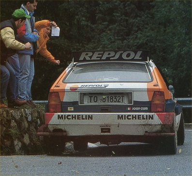 Carlos Sainz Cenamor - Luis Moya
35º Rallye Sanremo 1993. Lancia Delta HF Integrale (TO 81832T).
Terminó en 2ª posición, pero después de un control fue excluido por combustible ilegal.

Del 11 al 13 de Octubre, Sanremo, Liguria, Imperia, Italia.
Superfice: asfalto.

El Rally tenia un total de 1706.46 km de los que 548.90 km divididos en 28 tramos eran especiales, (una de ellas fue cancelada SS6 Campoligure de 28.20 km).

Se inscribieron 127 equipos, tomaron la salida 120, finalizaron 57.@
Palabras clave: ;Lancia;Delta;Sanremo;1993;Integrale;