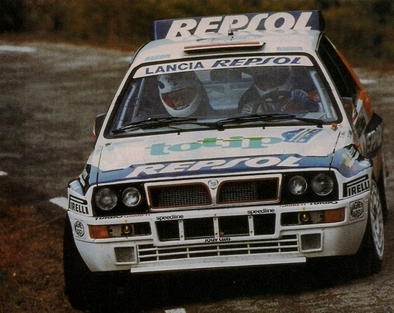 Carlos Sainz Cenamor - Luís Rodríguez Moya
29º Rallye Catalunya - Costa Brava - Rallye de España 1993. Lancia Delta HF Integrale (TO 81821T). Abandonó por problemas eléctricos en SS10 Coll de Santigosa de 10.60 Km.

Del 1 al 4 de Noviembre, Lloret de Mar, Girona, Catalunya, España.
Superficie: asfalto.

El Rally tenia un total de 1750.85 km de los que 513.60 km divididos en 29 tramos eran especiales.

Se inscribieron 100 equipos, tomaron la salida 95, finalizaron 39.@
Palabras clave: ;Lancia;Delta;Integrale;Catalunya;Costa_Brava;1993;España;Spain