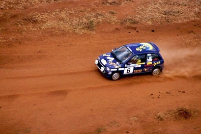 Colin McRae - Derek Ringer
41º Trust Bank Safari Rally 1993. Subaru Vivio Sedan 4WD (GM52 MU123). Abandonó por rotura de la suspensión.
Subaru M.S.G.

Del 8 al 12 de Abril, Nairobi, Kenya, Africa.
Superficie: tierra.

El Rally tenia un total de 2116.50 km con 79 controles horarios.

Tomaron la salida 44 equipos, finalizaron 17.@
Palabras clave: Subaru;Vivio;Sedan;4WD;Safari;1993