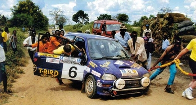 Colin McRae - Derek Ringer
41º Trust Bank Safari Rally 1993. Subaru Vivio Sedan 4WD (GM52 MU123). Abandonó por rotura de la suspensión.
Subaru M.S.G.

Del 8 al 12 de Abril, Nairobi, Kenya, Africa.
Superficie: tierra.

El Rally tenia un total de 2116.50 km con 79 controles horarios.

Tomaron la salida 44 equipos, finalizaron 17.@
Palabras clave: Subaru;Vivio;Sedan;4WD;Safari;1993