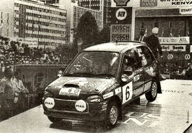 Colin McRae - Derek Ringer
41º Trust Bank Safari Rally 1993. Subaru Vivio Sedan 4WD (GM52 MU123). Abandonó por rotura de la suspensión.
Subaru M.S.G.

Del 8 al 12 de Abril, Nairobi, Kenya, Africa.
Superficie: tierra.

El Rally tenia un total de 2116.50 km con 79 controles horarios.

Tomaron la salida 44 equipos, finalizaron 17.@
Palabras clave: Subaru;Vivio;Sedan;4WD;Safari;1993