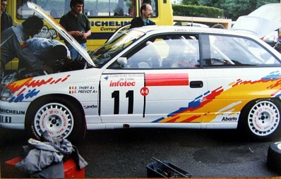 Asistencia en el 37º Tour de Corse - Rallye de France 1993
En el Opel Astra GSi 16V (CAE 167) de Bruno Thiry - Stephane Prevot, abandonó por los frenos en SS7 Bicchisano - Pila Canale de 14.47 km.

Del 1 al 5 de Mayo, Ajaccio, Córcega, Francia.
Superficie: asfalto.

El Rally tenia un total de 1,130.95 Km de los que 556.42 Km divididos en 24 tramos eran especiales.

Se inscribieron 92 equipos, tomaron la salida 85, finalizaron 44.@
Palabras clave: Bruno_Thiry;Opel;Astra;GSi;Corse;Corcega;1993;Asistencias