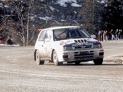 Christian Dorche - Thierry Barjou
61º Rallye Automobile de Monte-Carlo 1993. Nissan Sunny GTI-R. Abandonó por el embrague en SS13 Col des Garcinets de 22.78 Km.

Del 21 al 27 de Enero, Monaco.
Superficie: asfalto - nieve.

El Rally tenia un total de 3086.00 km de los que 593.62 km divididos en 22 tramos, eran especiales.

Se inscribieron 182 equipos, tomaron la salida 167, finalizaron 86.@

Palabras clave: Nissan;Sunny;Montecarlo;1993