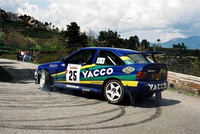 Simon Jean-Joseph - Charley Pasquier
37º Tour de Corse - Rallye de France 1993. Ford Escort RS Cosworth (1669 WW 54). Abandonó por junta de culata en SS14 Corte - Taverna de 26,86 Km.

Del 1 al 5 de Mayo, Ajaccio, Córcega, Francia.
Superficie: asfalto.

El Rally tenia un total de 1,130.95 Km de los que 556.42 Km divididos en 24 tramos eran especiales.

Se inscribieron 92 equipos, tomaron la salida 85, finalizaron 44.@
Palabras clave: Ford;Escort;Cosworth;Corse;Corcega;1993