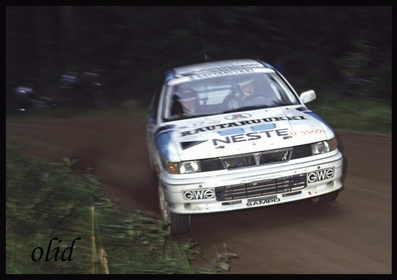 Mika Sohlberg - Risto Mannisenmäki
43º 1000 Lakes Rally 1993. Mitsubishi Galant VR-4. Abandonó por la transmisión en SS20 Uskila de 22.48 Km.

Del 27 al 29 de Agosto, Jyväskylä, Finlandia.
Superficie: tierra.

El Rally tenia un total de 1555.92 km de los que 507.69 km divididos en 35 tramos eran especiales.

Se inscribieron 116 equipos, tomaron la salida 113, finalizaron 61.@
Palabras clave: Mika_Sohlberg;Mitsubishi;Galant;VR-4;Finlandia;1993