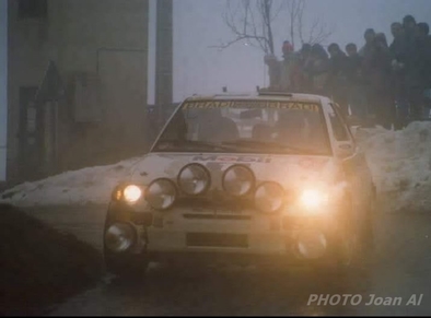 François Delecour - Daniel Grataloup
62º Rallye Automobile de Monte-Carlo 1994. Ford Escort RS Cosworth (L730 ONO). Clasificado 1º.

Del 22 al 27 de Enero, Monte-Carlo.
Superficie: asfalto - nieve.

El Rally tenia un total de 3058.00 km de los que 588.43 km divididos en 22 tramos eran especiales.

Se inscribieron 195 equipos, tomaron la salida 186, finalizaron 94.

PHOTO de Joan Al en SS St. Michel les Portes.
@
Palabras clave: ;Ford;Escort;Cosworth;Montecarlo;1994