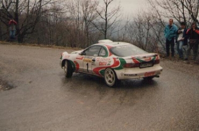 Juha Kankkunen - Nicky Grist
62º Rallye Automobile de Monte-Carlo 1994. Toyota Celica Turbo 4WD -ST185- (K-AM 1705). Clasificado 2º.

Del 22 al 27 de Enero, Monte-Carlo.
Superficie: asfalto - nieve.

El Rally tenia un total de 3058.00 km de los que 588.43 km divididos en 22 tramos eran especiales.

Se inscribieron 195 equipos, tomaron la salida 186, finalizaron 94.@
Palabras clave: ;Toyota;Celica;ST185;ontecarlo;1994