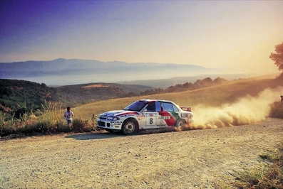 Armin Schwarz - Klaus Wicha
41º Acropolis Rally 1994. Mitsubishi Lancer Evo II. Clasificado 2º.
El Rally tenia un total de 1,448.40 Km de los que 503.53 Km divididos en 33 tramos, eran especiales.
Se inscribieron 88 equipos, tomaron la salida 88, finalizaron 36.@
Palabras clave: ;Acropolis;Grecia;Mitsubishi;Lancer;1994