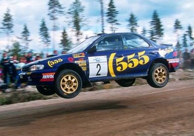 Carlos Sainz Cenamor - Luà­s Moya
44º Neste 1000 Lagos Rally 1994. Subaru Impreza 555. Clasificado 3º.

Del 26 al 28 de Agosto, Jyväskylä.
Superficie: tierra.

El Rally tenia un total de 1558.45 Km de los que 522.76 Km divididos en 35 tramos eran especiales.

Se inscribieron 89 equipos, tomaron la salida 85, finalizaron 41.@
Palabras clave: Carlos_Sainz;Luis_Moya;Subaru;Impreza;Finlandia;1994;saltos