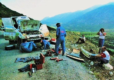 Asistencia del Equipo Ford Motor Company en el 41º Acropolis Rally 1994
En el Ford Escort RS Cosworth de Miki Biasion - Tiziano Siviero, abandonò por motor en SS20 Diakopi de 14.73 Km.
El Rally tenia un total de 1,448.40 Km de los que 503.53 Km divididos en 33 tramos, eran especiales.
Se inscribieron 88 equipos, tomaron la salida 88, finalizaron 36.@
Palabras clave: Miki_Biasion;Ford;Escort;Cosworth;Acropolis;Grecia;1994