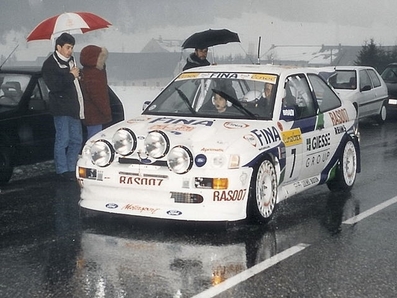 François Delecour - Cathy François
63º Rallye Automobile de Monte-Carlo 1995. Ford Escort RS Cosworth (M511 WJN). Clasificado 2º.

Del 21 al 26 de Enero, Monte-Carlo.
Superficie: asfalto - nieve.

El Rally tenia un total de 2607.00 km de los que 546.80 km divididos en 21 tramos eran especiales.

Se inscribieron 207 equipos, tomaron la salida 204, finalizaron 83.@
Palabras clave: ;Ford;Escort;Cosworth;Montecarlo;1995