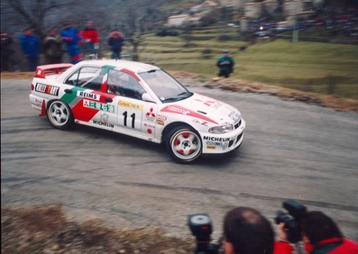 Tommi Mäkinen - Seppo Harjanne
63º Rallye Automobile de Monte-Carlo 1995. Mitsubishi Lancer Evo II (M5 MRE). Clasificado 4º.

Del 21 al 26 de Enero, Monte-Carlo.
Superficie: asfalto - nieve.

El Rally tenia un total de 2607.00 km de los que 546.80 km divididos en 21 tramos eran especiales.

Se inscribieron 207 equipos, tomaron la salida 204, finalizaron 83.@
Palabras clave: ;Seppo_Harjanne;Mitsubishi;Lancer;Evo_II;Montecarlo;1995