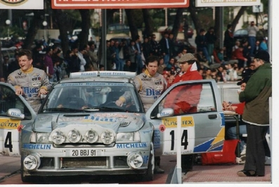 Jean Ragnotti - Gilles Thimonier
63º Rallye Automobile de Monte-Carlo 1995. Renault Clio Maxi (20 BBJ 91). Clasificado 7º.

Del 21 al 26 de Enero, Monte-Carlo.
Superficie: asfalto - nieve.

El Rally tenia un total de 2607.00 km de los que 546.80 km divididos en 21 tramos eran especiales.

Se inscribieron 207 equipos, tomaron la salida 204, finalizaron 83.@
Palabras clave: ;Gilles_Thimonier;Renault;Clio;Maxi;Montecarlo;1995;Personajes;parque_cerrado