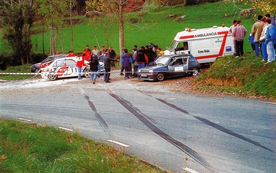 Tommi Makinen - Seppo Harjanne
31º Rallye Catalunya - Costa Brava - Rallye de España 1995. Mitsubishi Lancer Evo III (M5 MRE). Abandonó por el accidente de la imagen en SS18 l'Enclusa - Sant Hilari 2 de 27.57 Km.

Del 23 al 25 de Octubre, Lloret de Mar, Girona, Catalunya, España.
Superficie: asfalto.

El Rally tenia un total de 1663.71 km de los que 474.35 km divididos en 23 tramos eran especiales.

Tomaron la salida 81 equipos, finalizaron 42.@
Palabras clave: ;Mitsubishi;Lancer;Catalunya;España;1995;Costa_Brava;Crash;Spain
