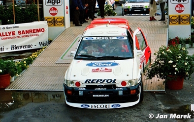 Carlos Sainz Cenamor - Luís Moya
38º Rallye Sanremo - Rallye d'Italia 1996. Ford Escort RS Cosworth (N5 FMC). Clasificado 2º.

Del 13 al 16 de Octubre, Sanremo, Liguria, Imperia, Italia.
Superficie: asfalto - tierra.

El Rally tenia un total de 1958.12 km de los que 413.32 km divididos en 18 tramos eran especiales (una de ellas fue cancelada SS1 Nerbisci 1 de 32.17 Km a causa del fuerte accidente de Tommi Mäkinen - Seppo Harjanne del que por suerte salieron ilesos).

Tomaron la salida 108 equipos, finalizaron 47.

© Jan Marek
@
Palabras clave: ;Luis_Moya;Ford;Escort;Cosworth;Sanremo;1996