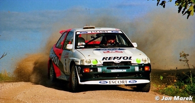Bruno Thiry - Stéphane Prévot
38º Rallye Sanremo - Rallye d'Italia 1996. Ford Escort RS Cosworth (M40 FMC). Clasificado 3º.

Del 13 al 16 de Octubre, Sanremo, Liguria, Imperia, Italia.
Superficie: asfalto - tierra.

El Rally tenia un total de 1958.12 km de los que 413.32 km divididos en 18 tramos eran especiales (una de ellas fue cancelada SS1 Nerbisci 1 de 32.17 Km a causa del fuerte accidente de Tommi Mäkinen - Seppo Harjanne del que por suerte salieron ilesos).

Tomaron la salida 108 equipos, finalizaron 47.

© Jan Marek
@
Palabras clave: Bruno_Thiry;Ford;Escort;Cosworth;Sanremo;1996