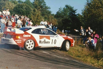 Thomas Radström - Denis Giraudet
32º Rallye Catalunya - Costa Brava - Rallye de España 1996. Toyota Celica GT-Four -ST205- (K-AM 6361). Abandonó por el eje de transmisión en SS16 Coll de Santigosa 2 de 10.66 Km.

Del 4 al 6 de Noviembre, Lloret de Mar, Girona, Catalunya, España. 
Superficie: asfalto.

El Rally tenia un total de 1368.76 km de los que 393.26 km divididos en 18 tramos, eran especiales.

Tomaron la salida 88 equipos, finalizaron 58.

© Ramon Higuera Gomez
@
Palabras clave: Toyota;Celica;ST205;Catalunya;España;Spain;1996