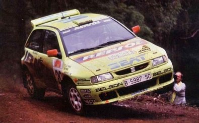 Jesus Puras - Carlos del Barrio
9º Rally Australia 1996. Seat Ibiza GTi 16V (B-5987-SC). Abandonó por el diferencial del coche en SS12 Kev's and Flynns - 39.67 km.

Del 13 al 16 de Septiembre, Perth.
Superficie: tierra.

El Rally tenia un total de 1560.88 km de los que 484.4 km divididos en 27 tramos eran especiales, (2 de ellas fueron canceladas SS14 Bunnings North de 30.64 Km y SS17 Bunnings South de 30.65 Km).

Tomaron la salida 103 equipos, finalizaron 51.@
Palabras clave: Jesus_Puras;Seat;Ibiza;GTi;Australia;1996