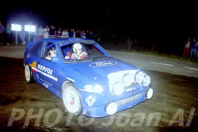 Test en Catalunya del Equipo Ford Motor Co Ltd
Con Carlos Sainz y como copiloto Alex Romani con el Ford Escort WRC.
En "L'Enclusa".

Palabras de Alex Romani  23 años después, (2020), de esa experiencia:

"Los tests fueron muy interesantes, la sensibilidad que tenà­amos los dos era complementaria, ambos estuvimos muy a gusto.

De Carlos me impresionò sobre todo que era muy currante, inagotable y muy sensible a la hora de poner el coche a punto.

Tengo buen recuerdo de estos tests, que no se me hicieron inagotables, al revés, me pasaron volando".

© Joan Al
@
Palabras clave: Test;Tests;Ford;Escort;WRC;1997;Catalunya