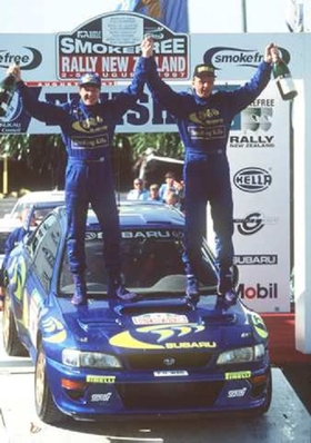 Kenneth Eriksson - Staffan Parmander
27º Smokefree Rally New Zealand 1997. Subaru Impreza WRC (P11 WRC). Clasificado 1º.

Del 2 al 5 de Agosto, Manukau.
Superficie: tierra.

El Rally tenia un total de 1675.63 km de los que 395.99 km divididos en 24 tramos eran especiales.

Tomaron la salida 83 equipos, finalizaron 51.@
Palabras clave: ;Staffan_Parmander;Subaru;Impreza;WRC;Nueva_Zelanda;1997;Personajes